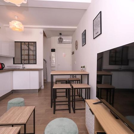 Le Nostradamus - Magnifique Appartement Cours Principal Plein Centre Avec Parking 살롱드프로방스 외부 사진