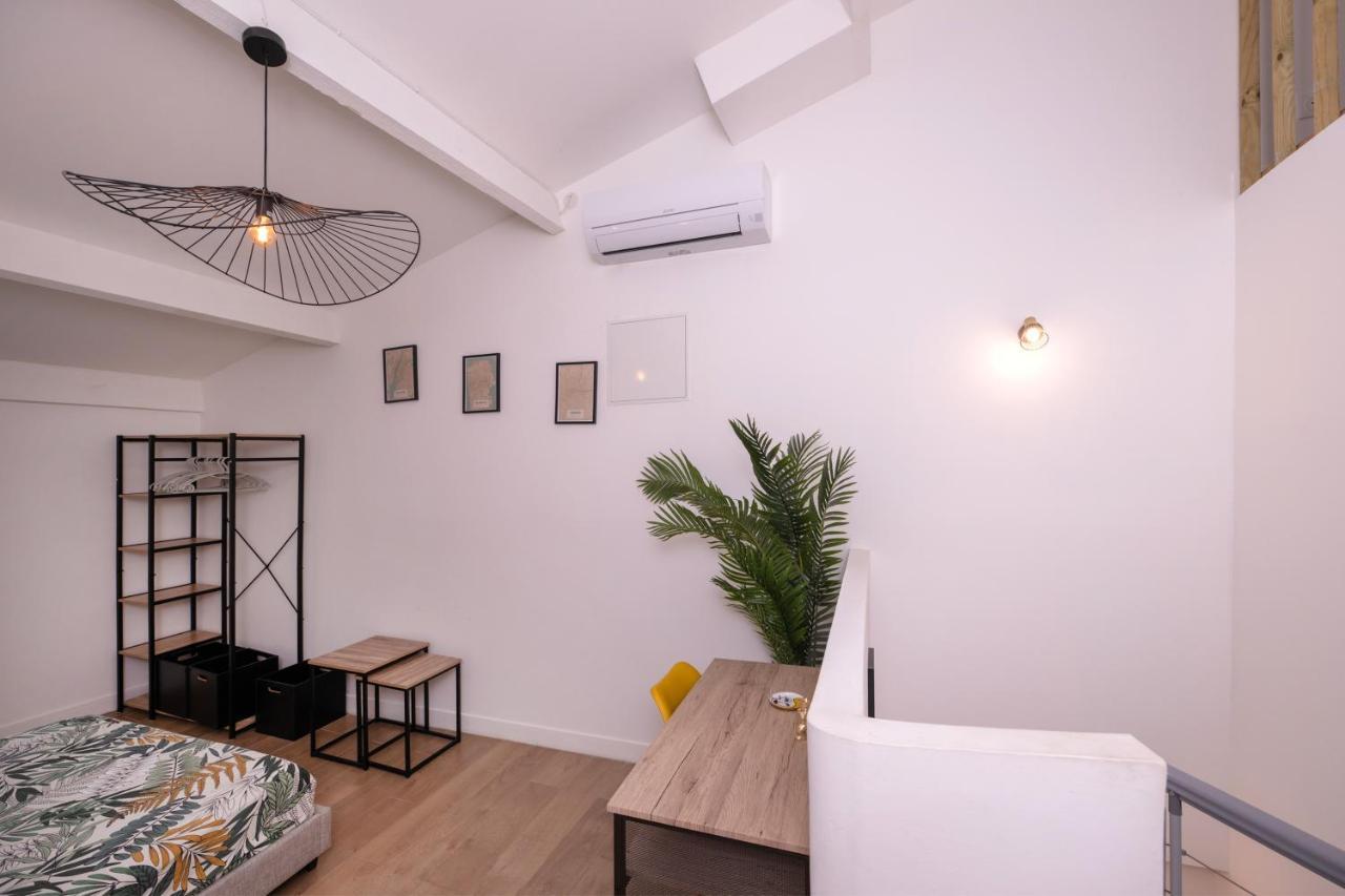 Le Nostradamus - Magnifique Appartement Cours Principal Plein Centre Avec Parking 살롱드프로방스 외부 사진
