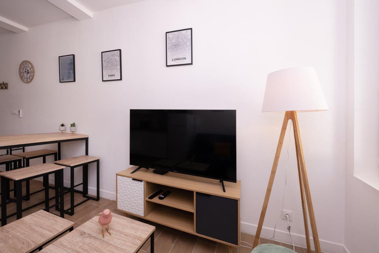 Le Nostradamus - Magnifique Appartement Cours Principal Plein Centre Avec Parking 살롱드프로방스 외부 사진